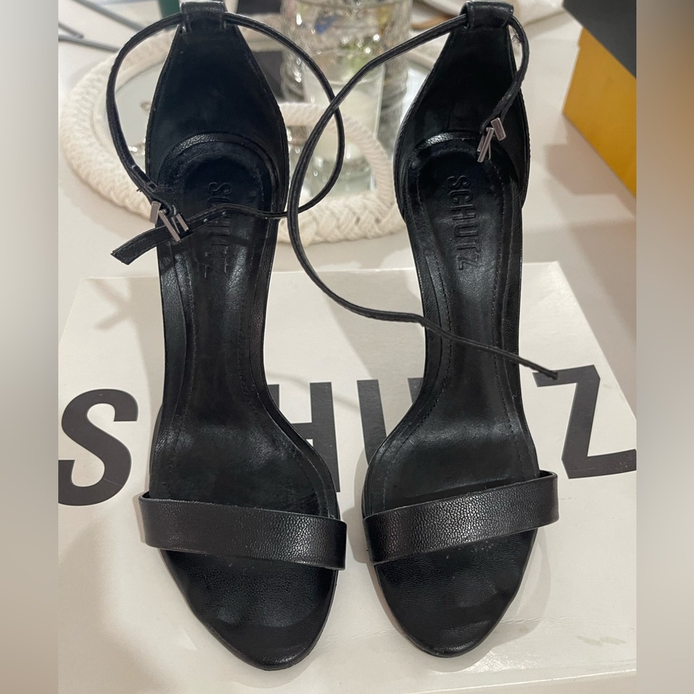 Schutz Cadey Lee Leather sole Sandal heels, size 6, in box.